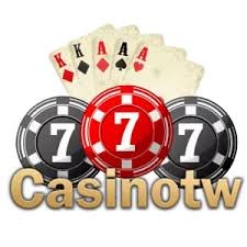 Dealer casino live berinteraksi dengan pemain melalui kamera di platform bandar online